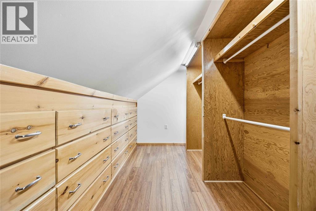 1477 BAXTER AVENUE - Image 24