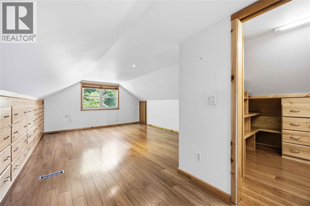 1477 BAXTER AVENUE - Image 20