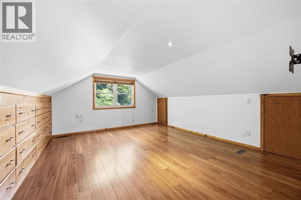 1477 BAXTER AVENUE - Image 21