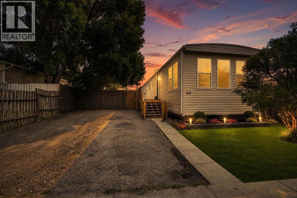 64 Huntwell Way NE, Huntington Hills, Calgary photo 1