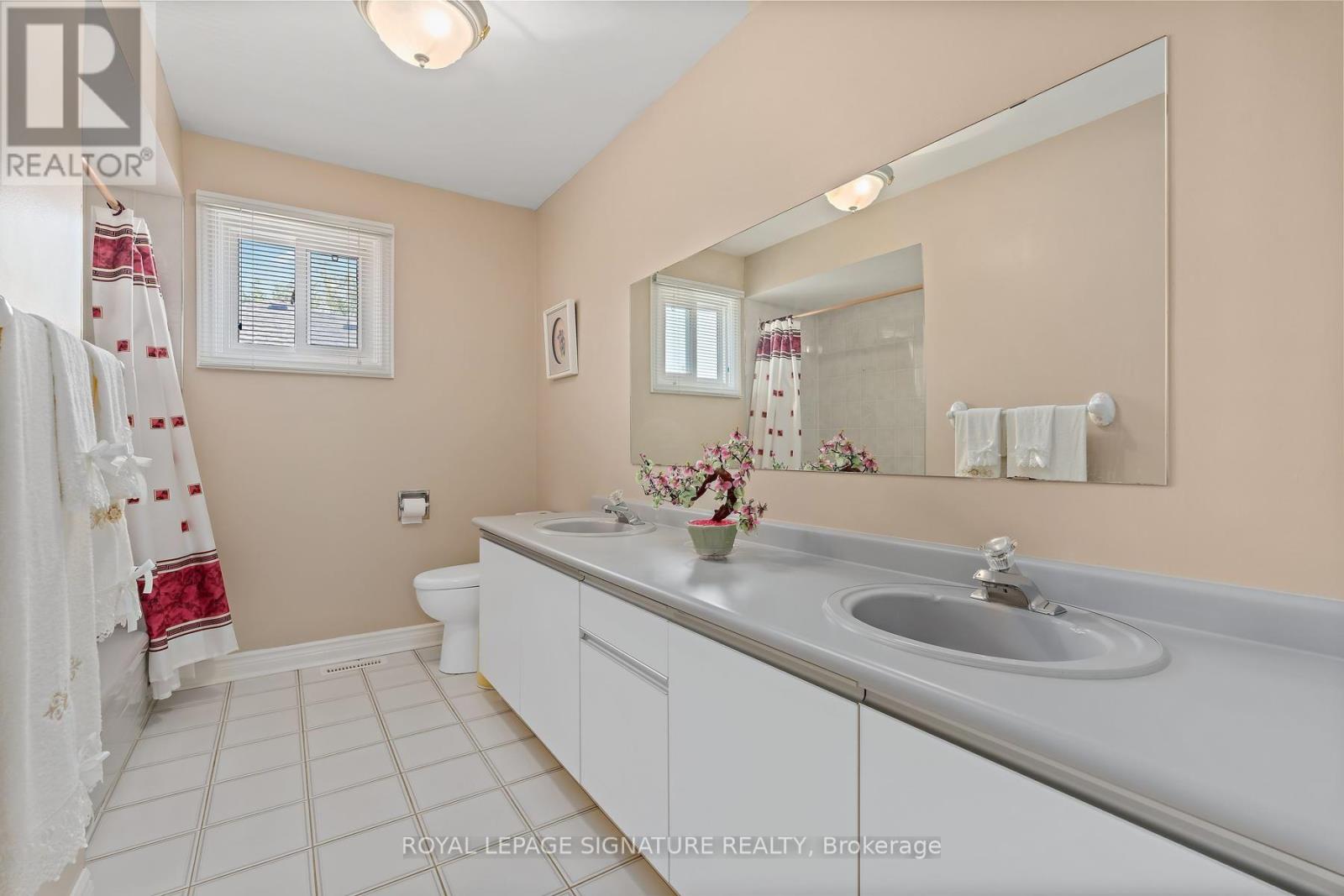 40 BURGBY AVENUE - 32