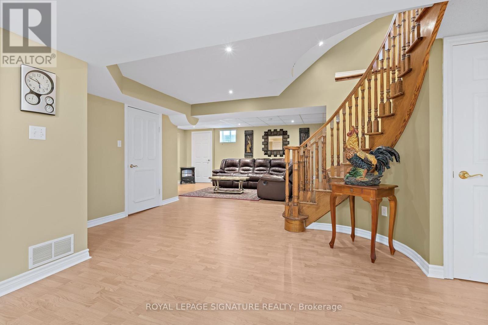 40 BURGBY AVENUE - 34