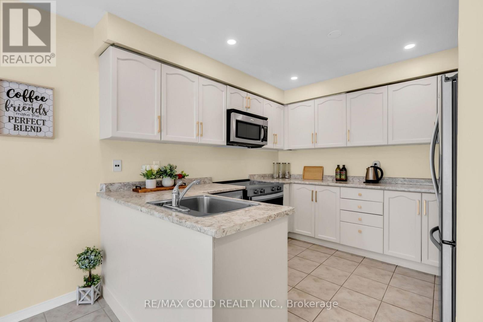 74 FLETCHERS CREEK BOULEVARD - 12