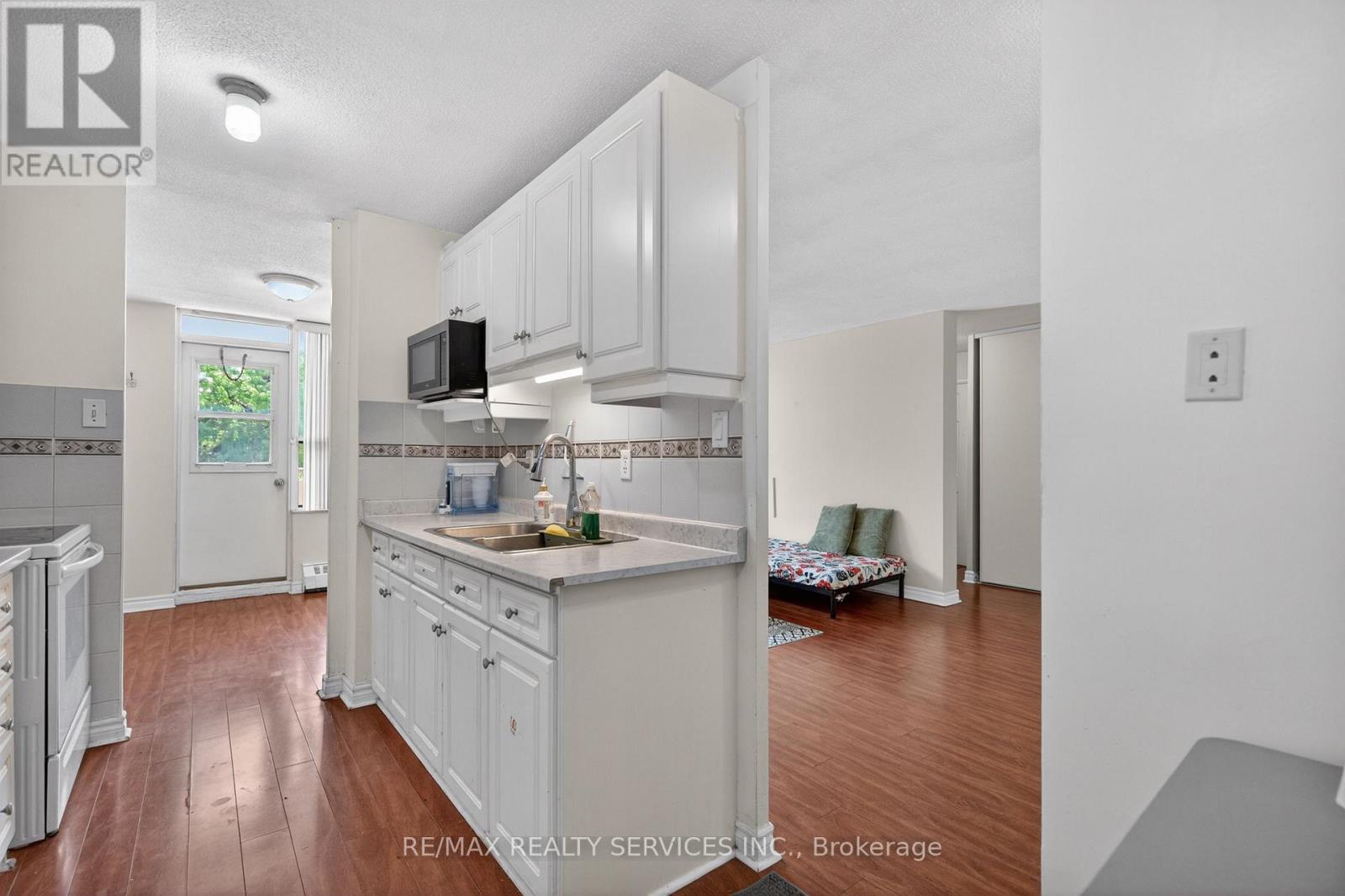 #210 3120 KIRWIN AVENUE - 18
