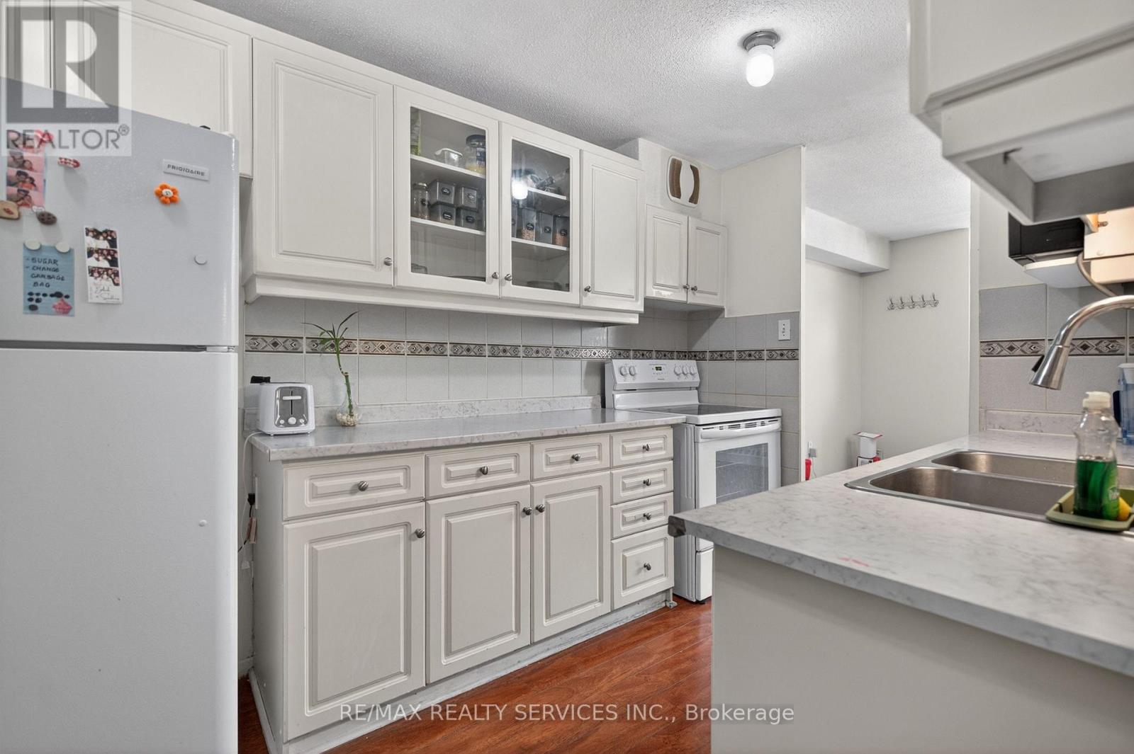 #210 3120 KIRWIN AVENUE - 19