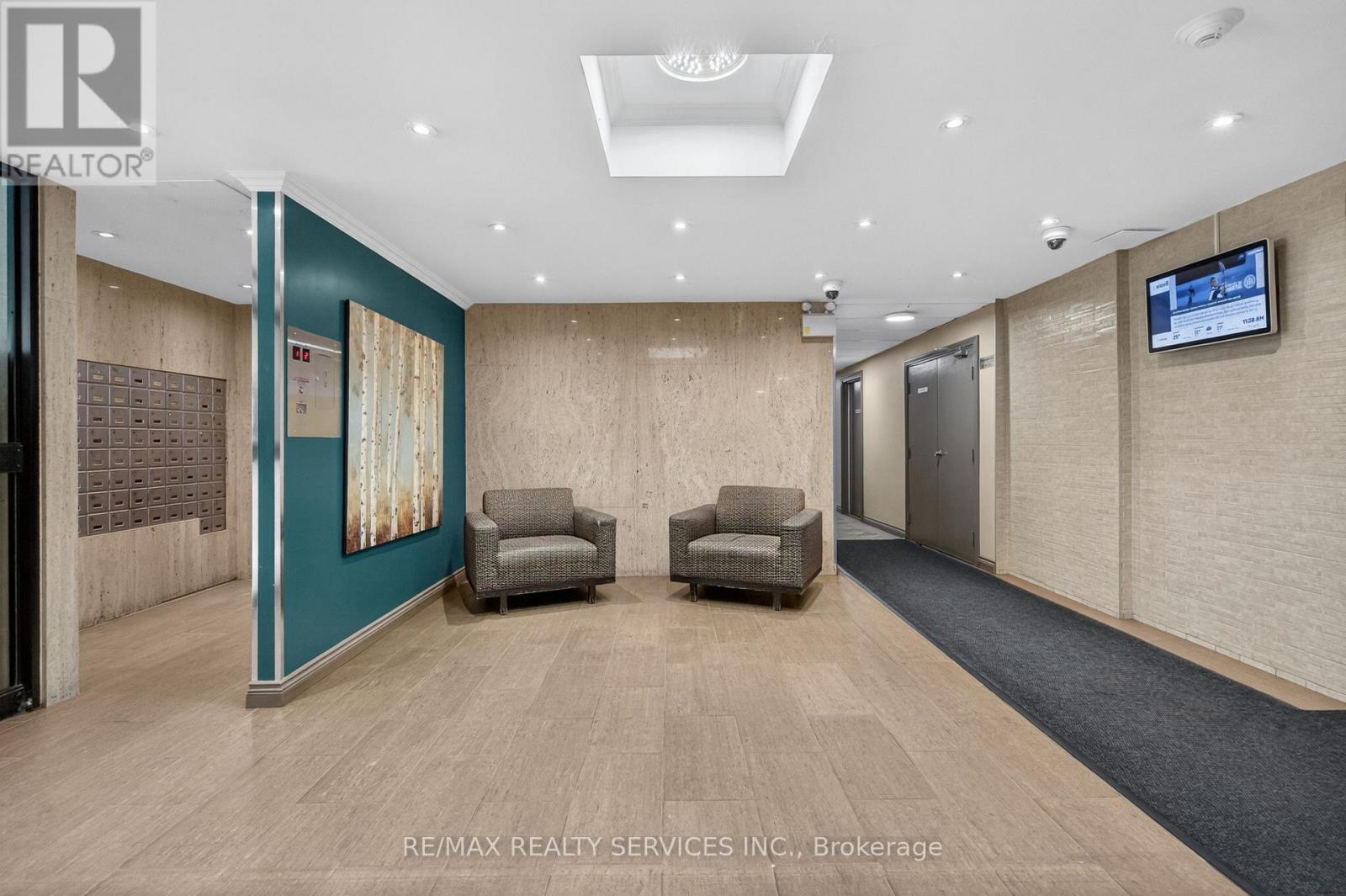 #210 3120 KIRWIN AVENUE - 33