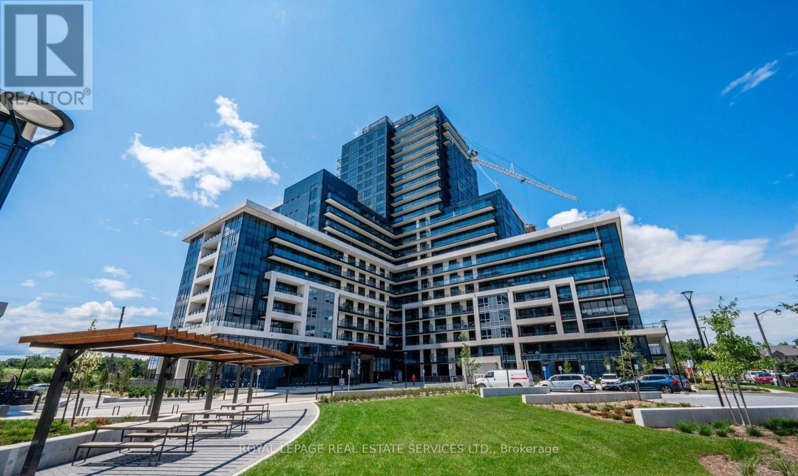 2201 - 3220 WILLIAM COLTSON AVENUE, Oakville (JM Joshua Meadows)