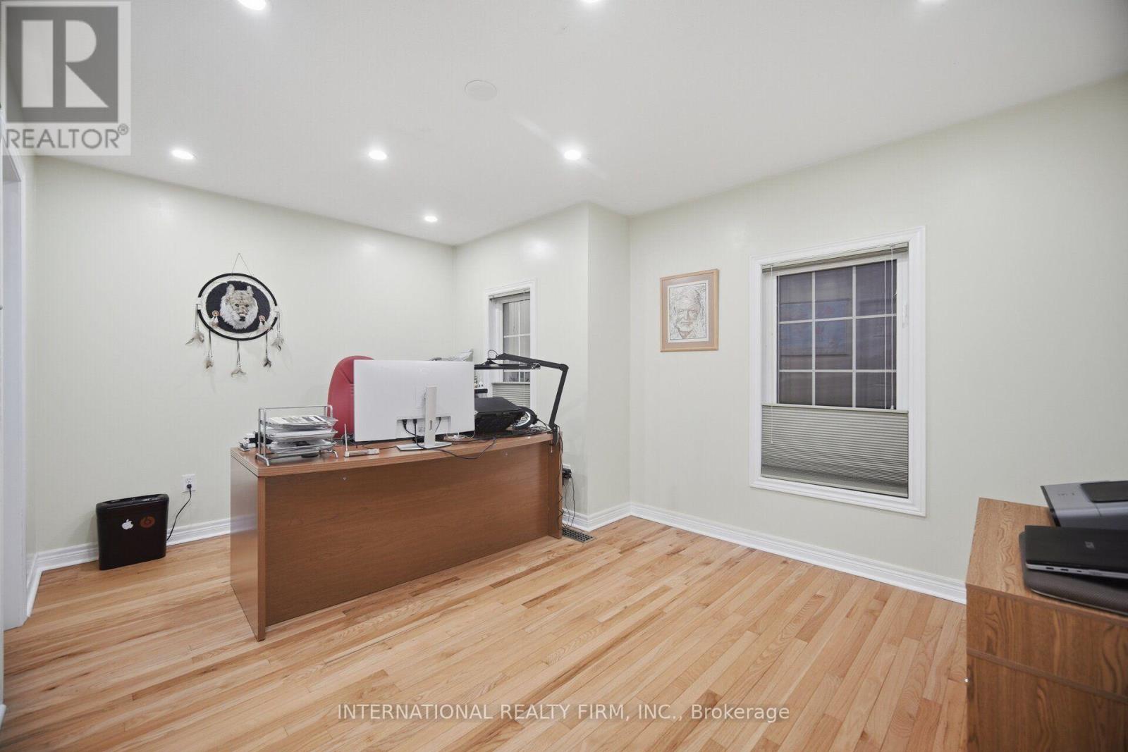 84 FRED YOUNG DRIVE - 27