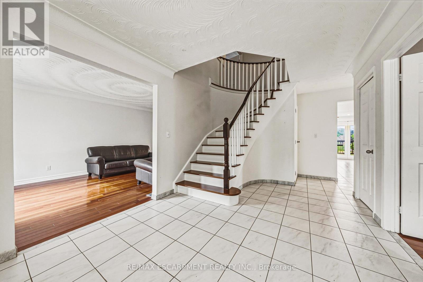 21 MOSS BOULEVARD - 5