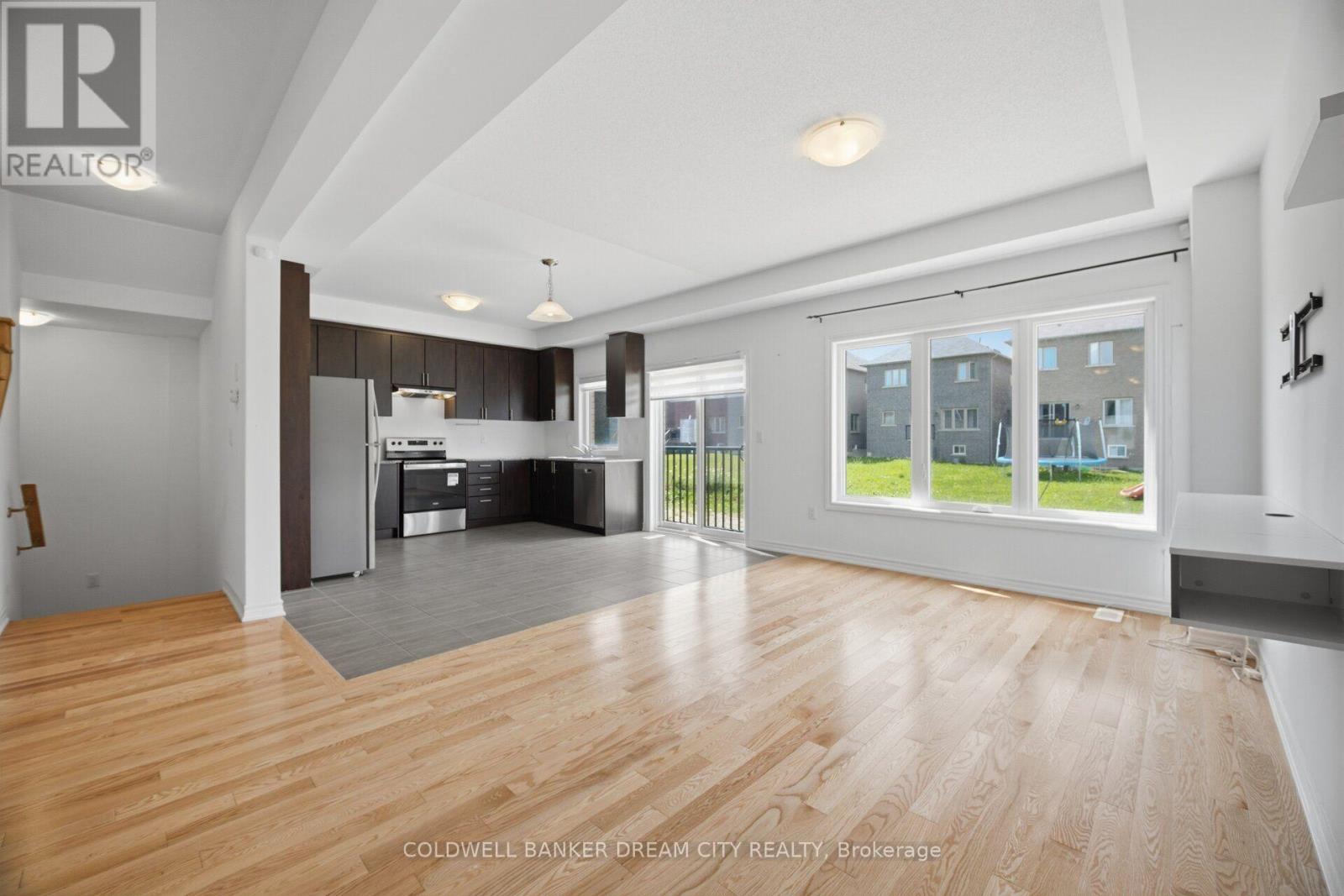 420 VANDUSEN AVENUE - 10