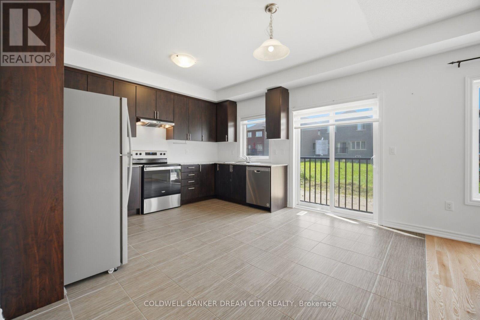 420 VANDUSEN AVENUE - 12