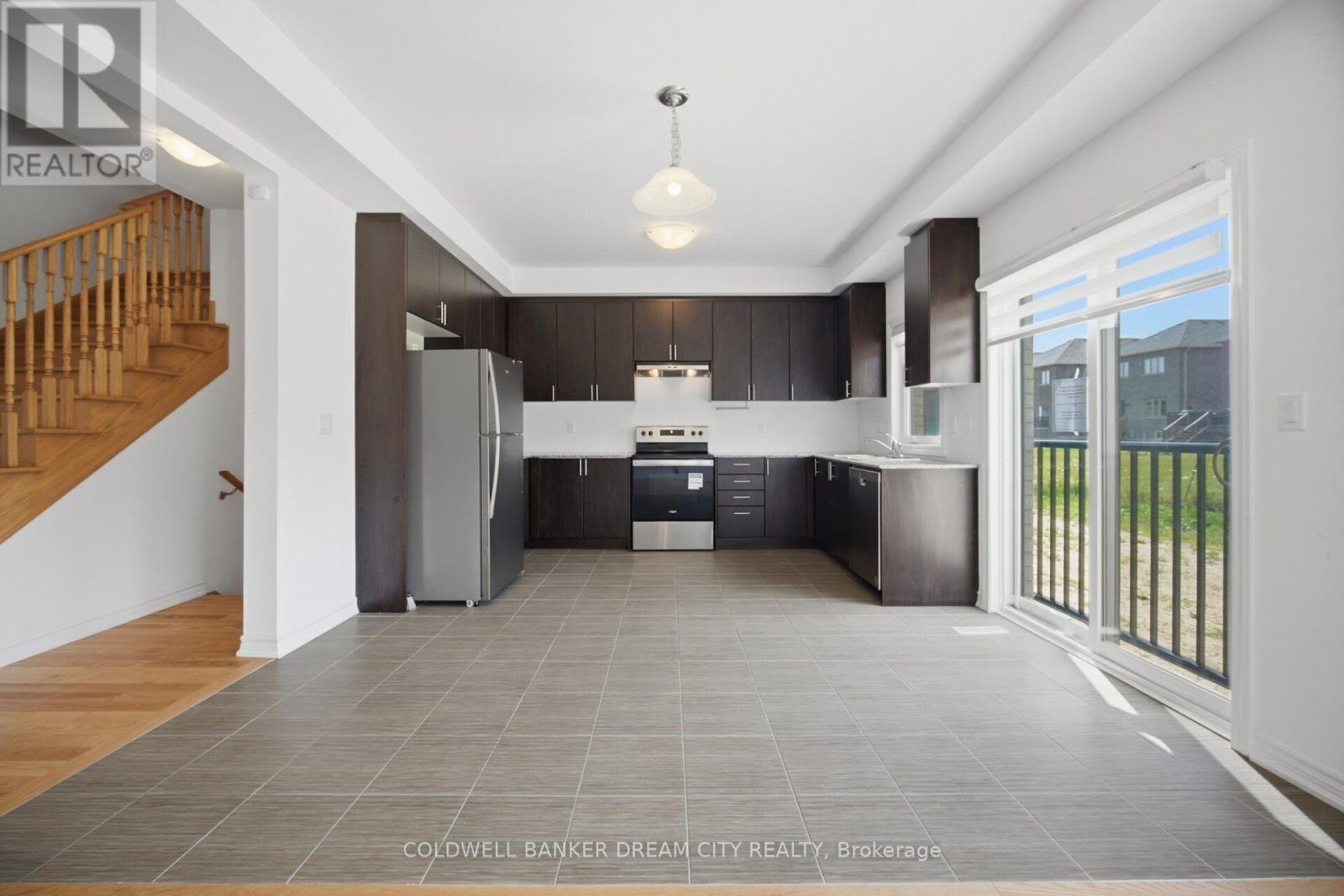 420 VANDUSEN AVENUE - 13