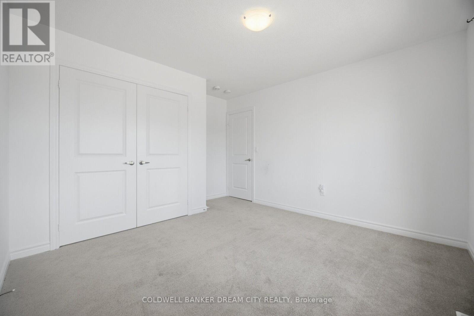420 VANDUSEN AVENUE - 32