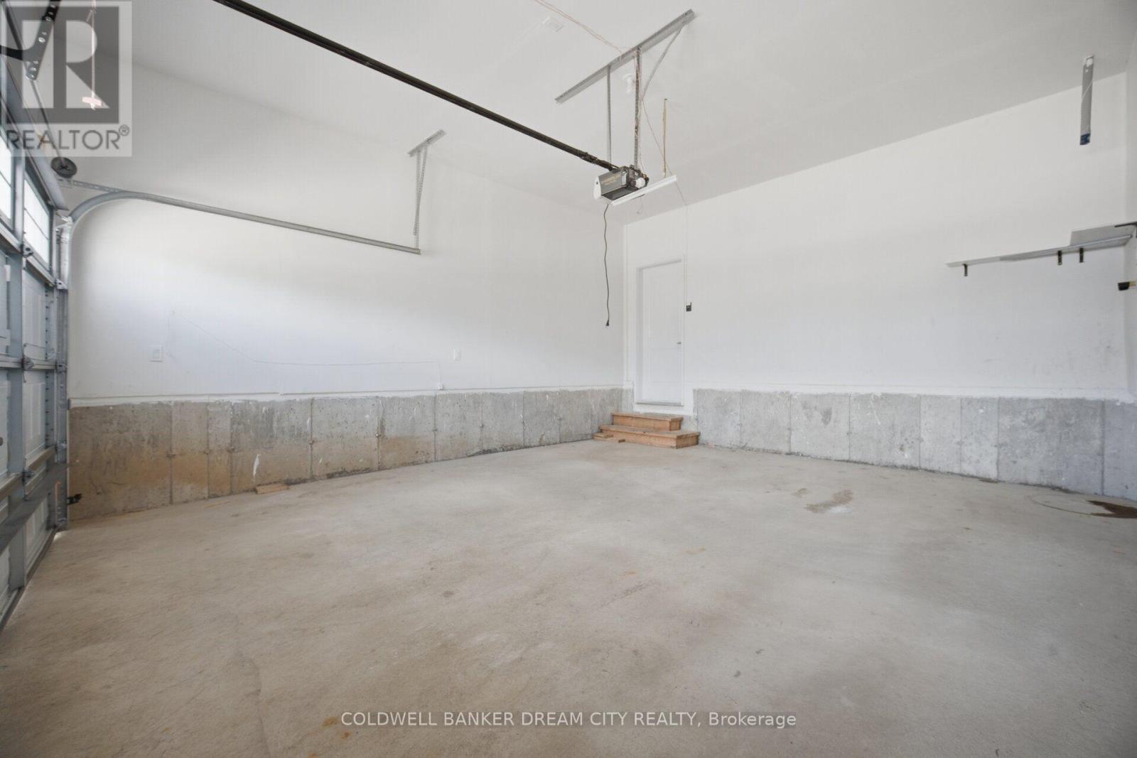 420 VANDUSEN AVENUE - 41