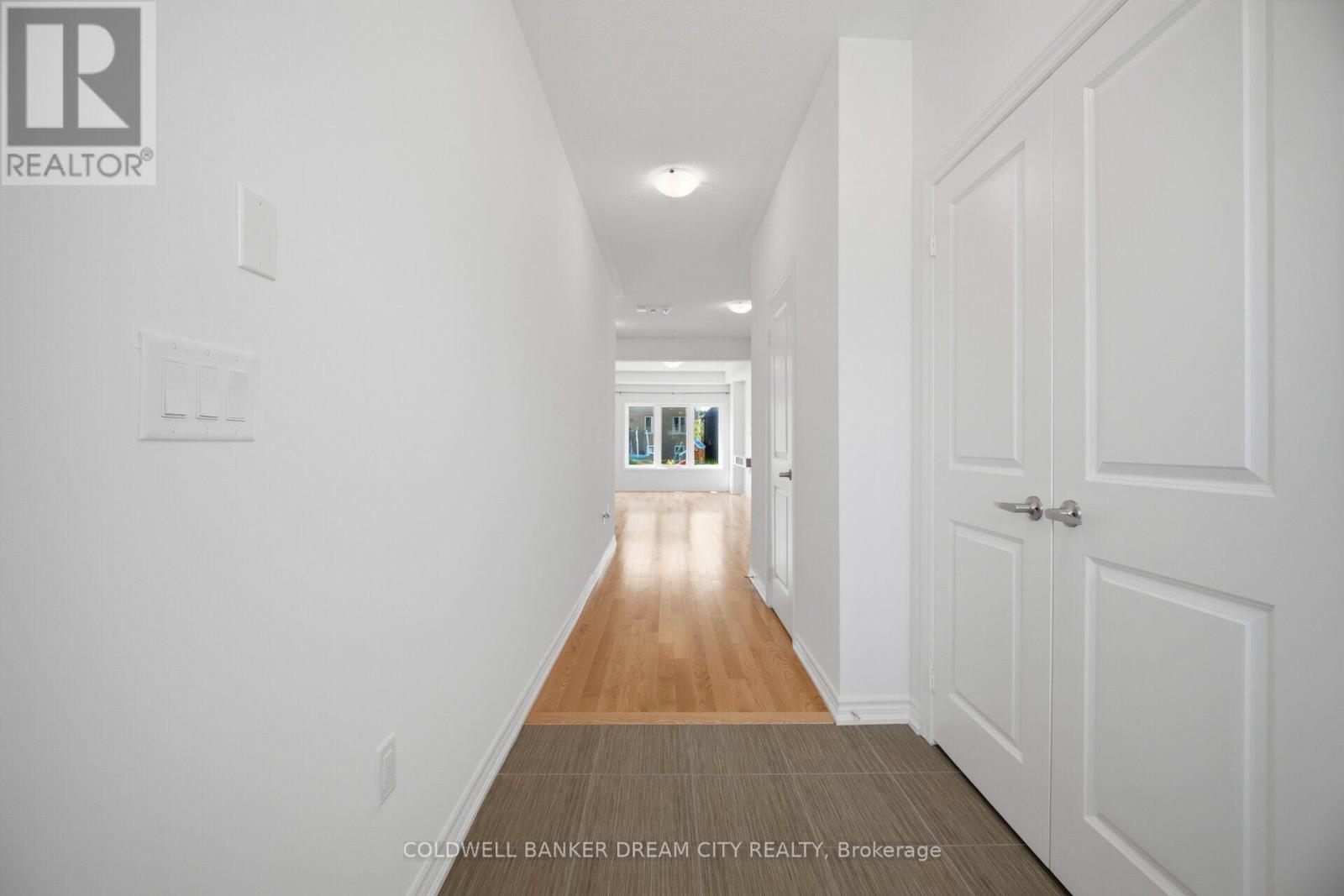 420 VANDUSEN AVENUE - 7
