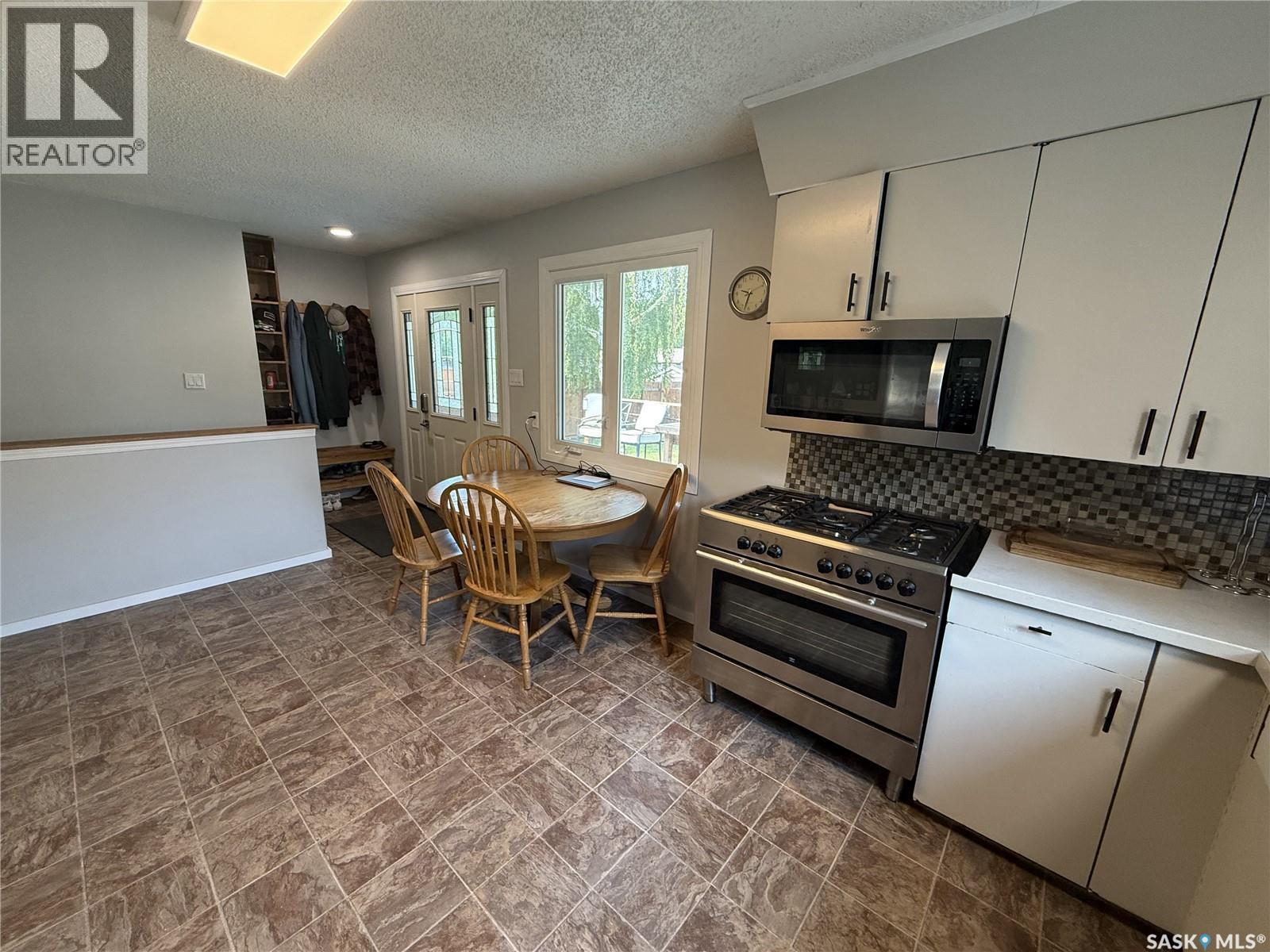 851 2nd STREET E, Shaunavon — photo 3