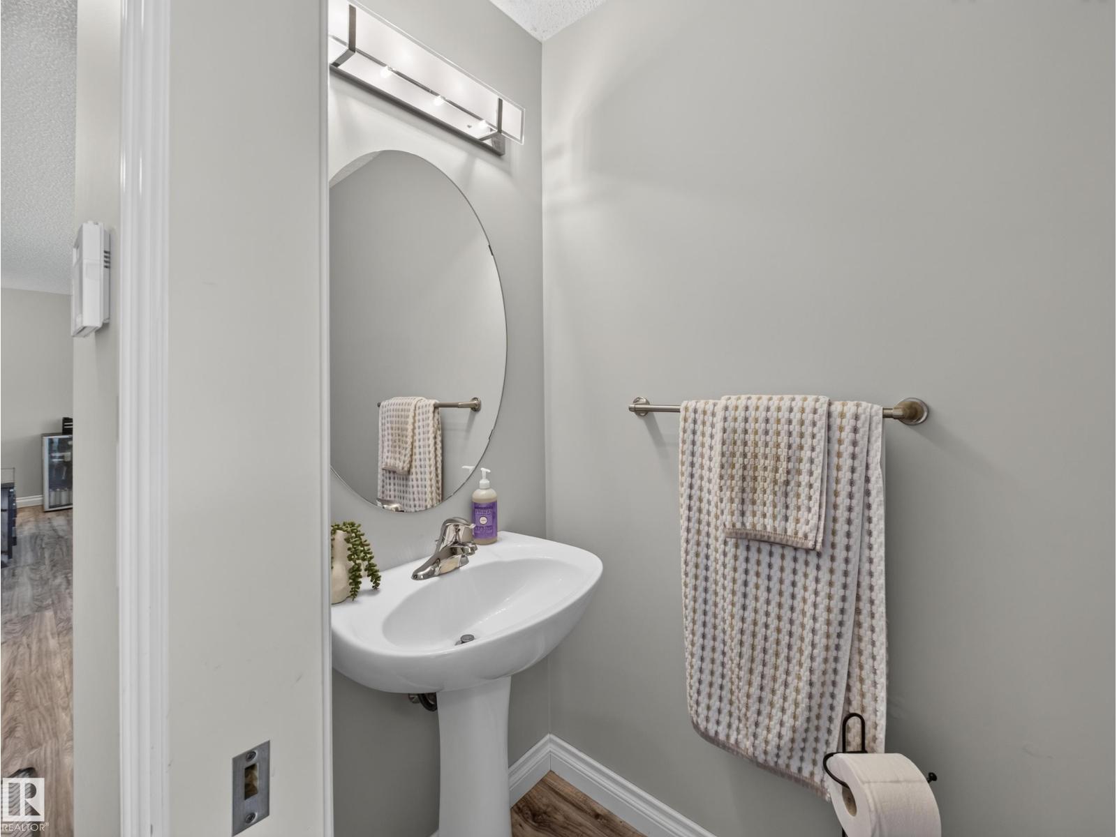 #44 12050 17 AV SW - Image 11