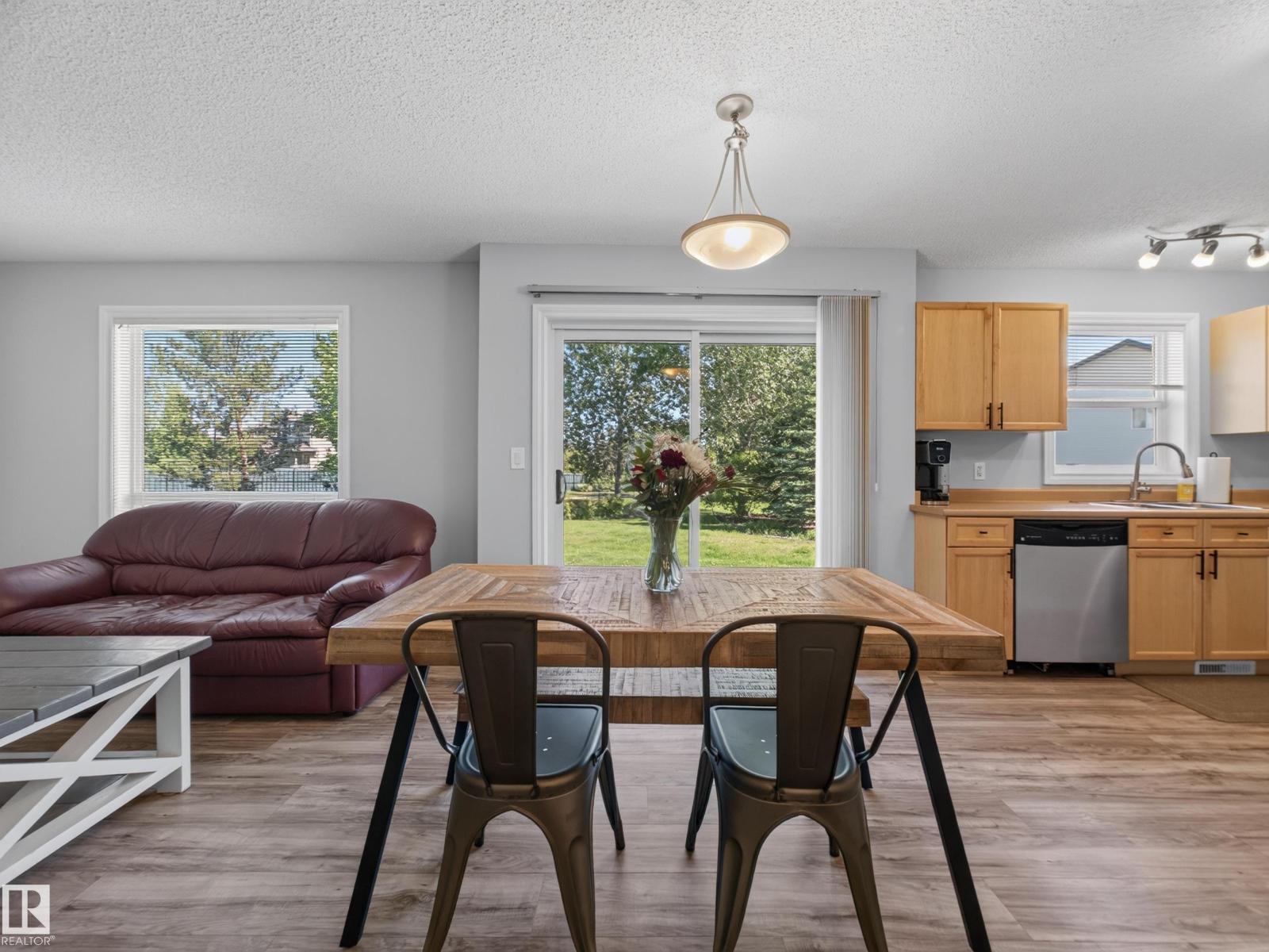 #44 12050 17 AV SW - 14