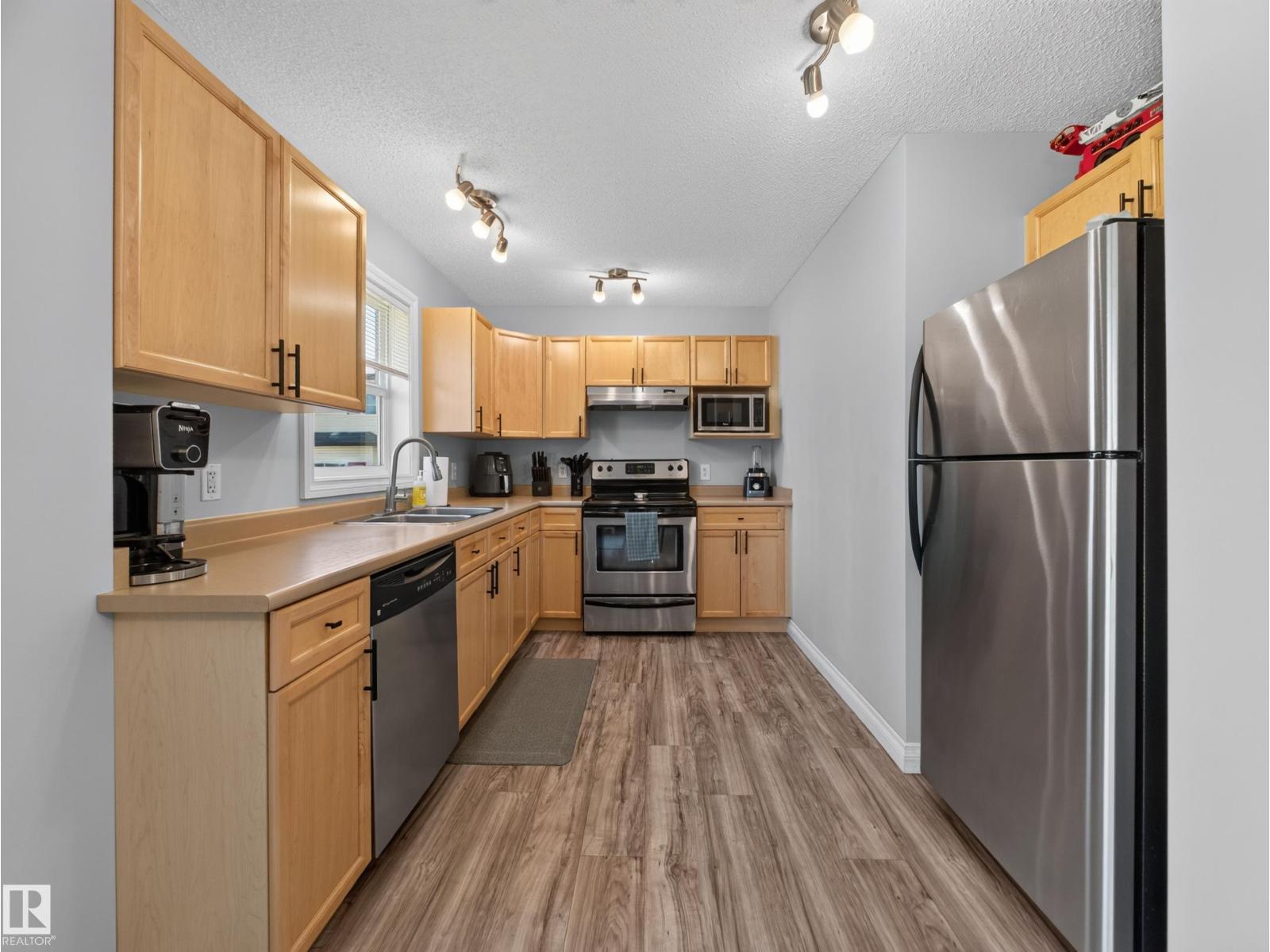 #44 12050 17 AV SW - Image 17