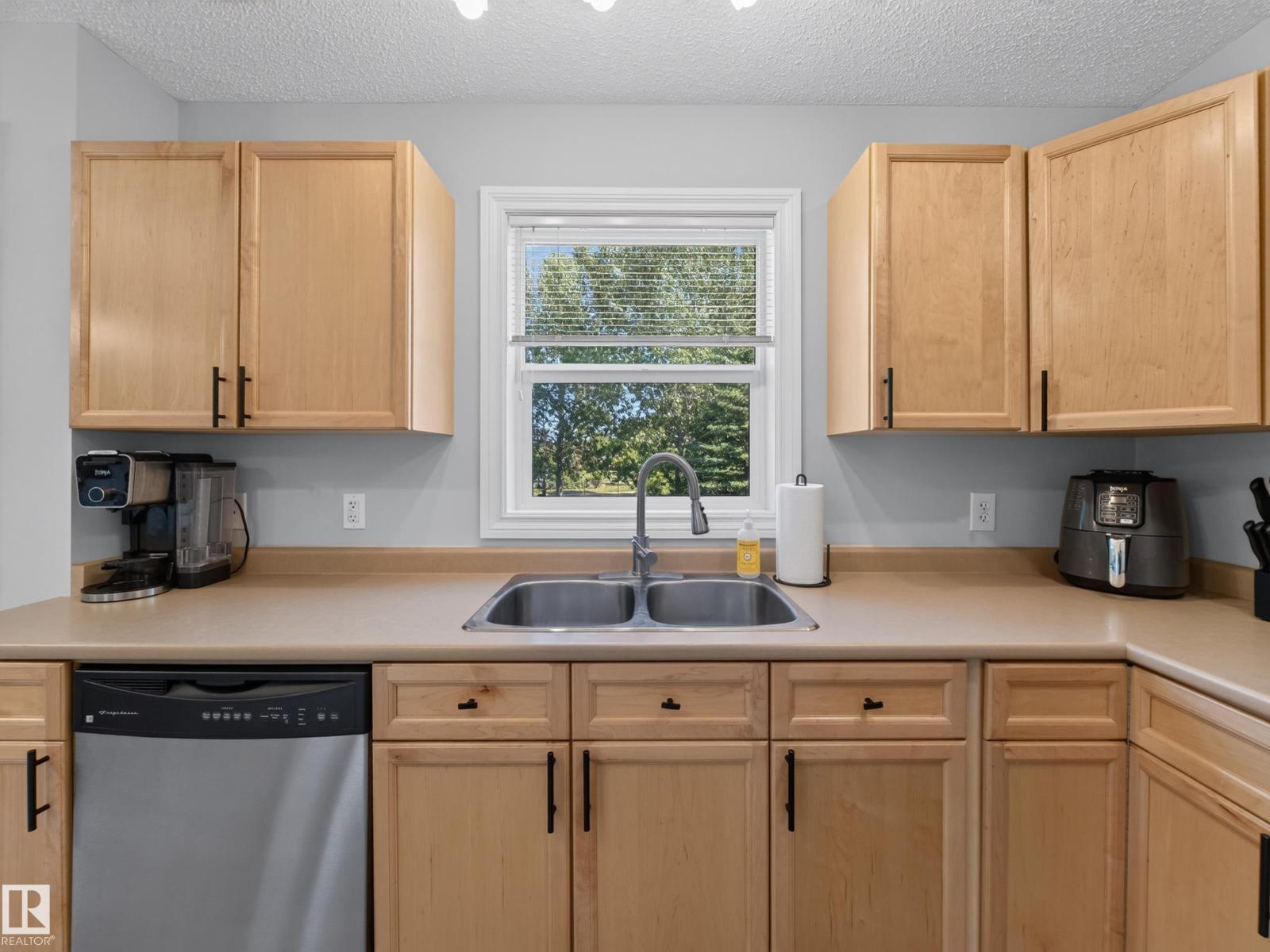 #44 12050 17 AV SW - 20