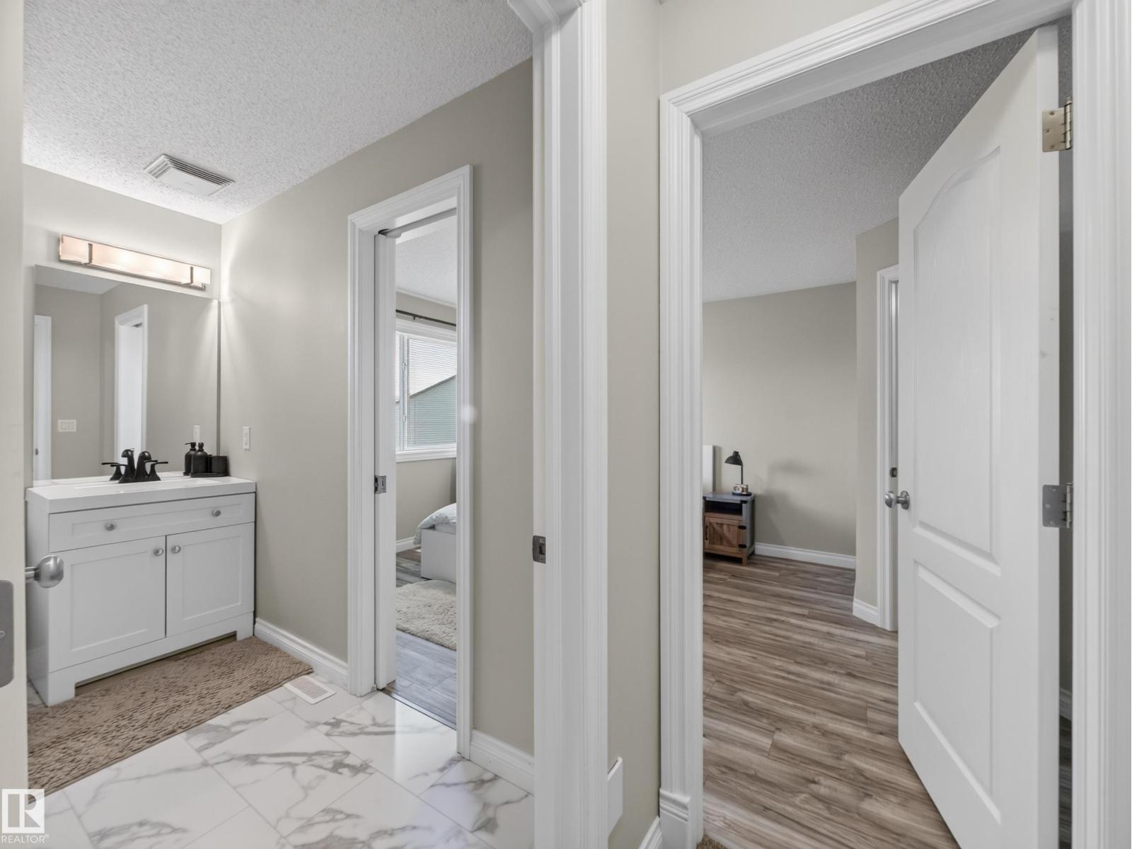#44 12050 17 AV SW - Image 43