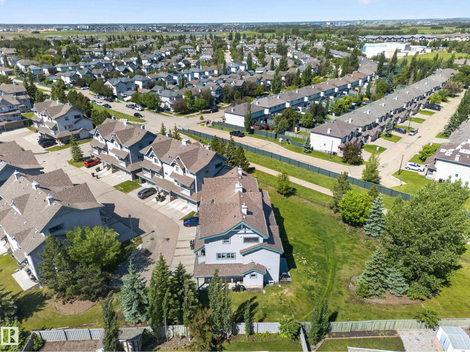 #44 12050 17 AV SW - 64