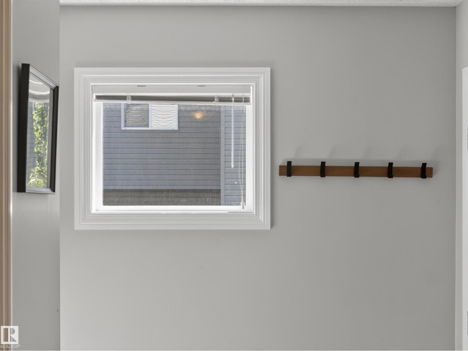 #44 12050 17 AV SW - Image 9