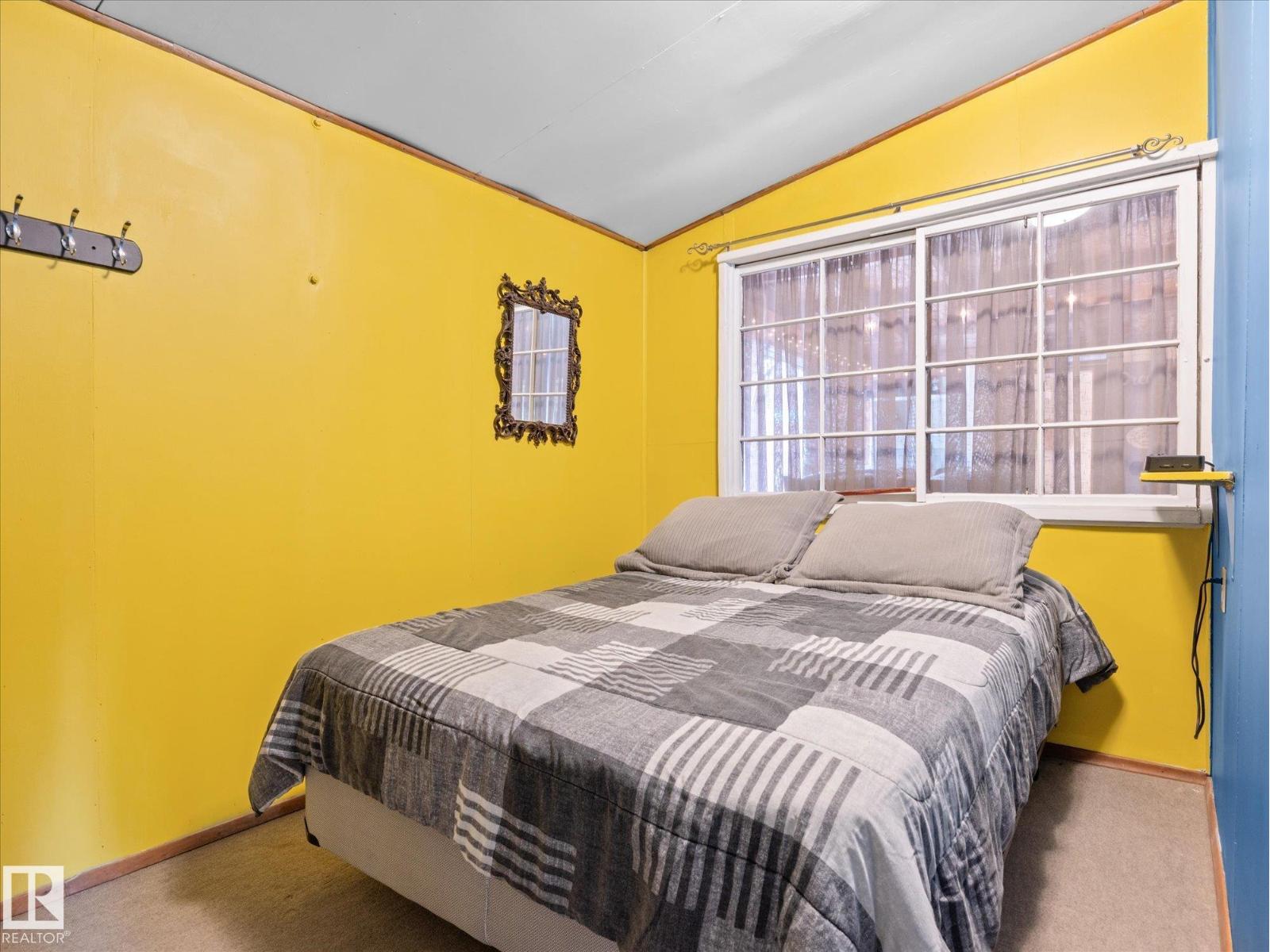 4907 54 ST - 13