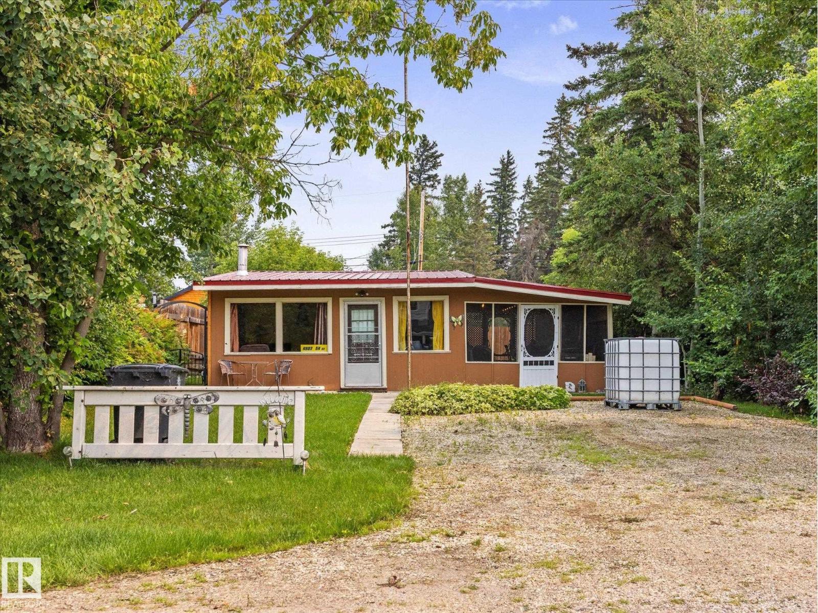 4907 54 ST - 2