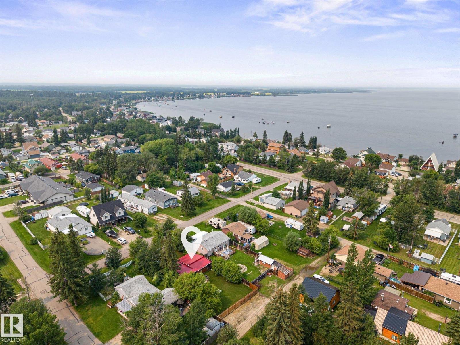 4907 54 ST - 34