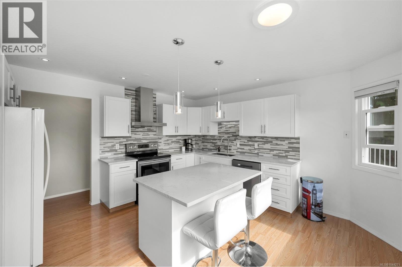 2840 Oceanside Lane - Image 24