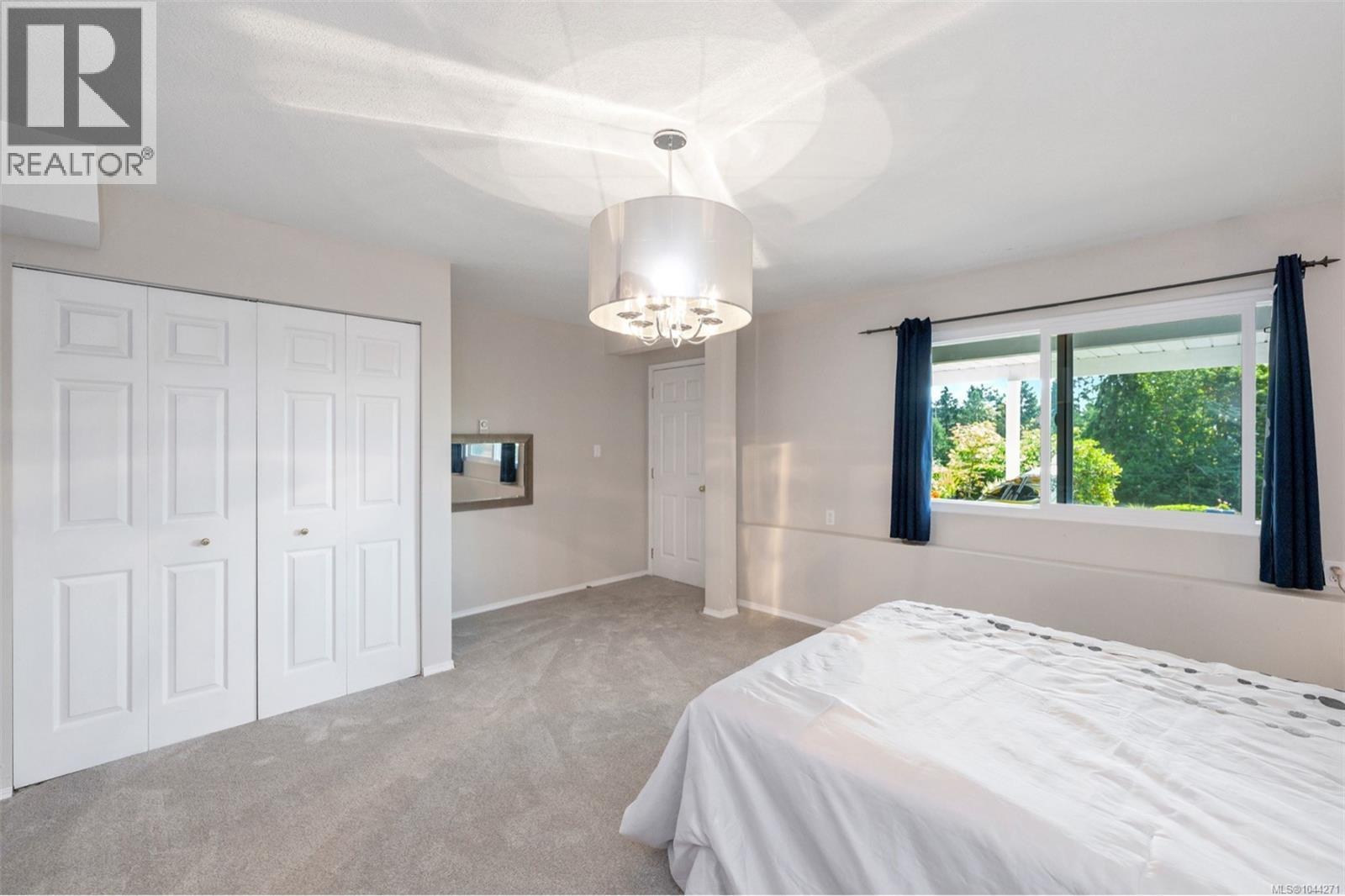 2840 Oceanside Lane - Image 44