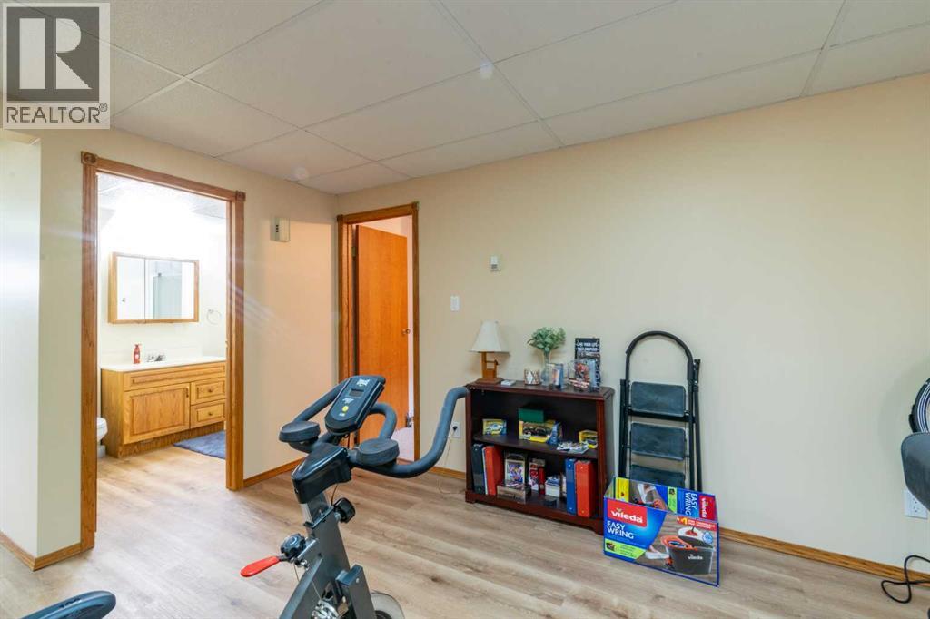4907 53 Street - Image 40