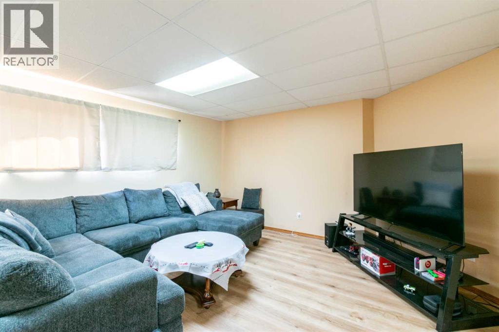 4907 53 Street - Image 34
