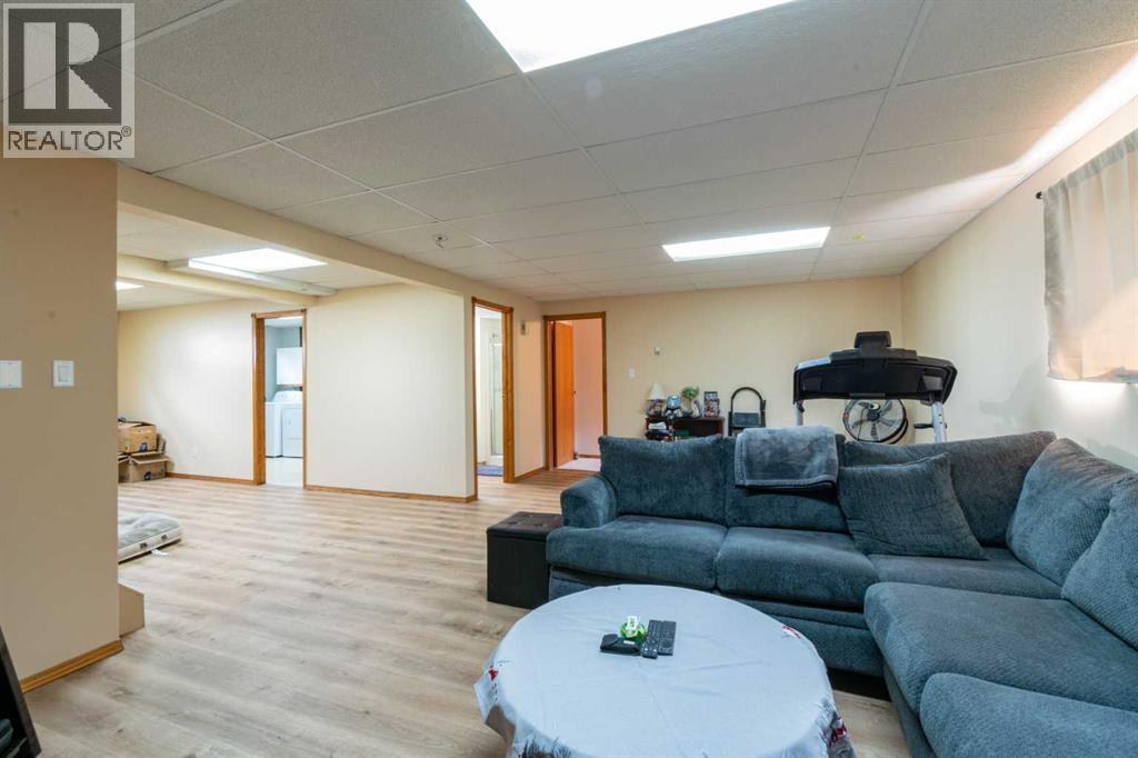 4907 53 Street - Image 35