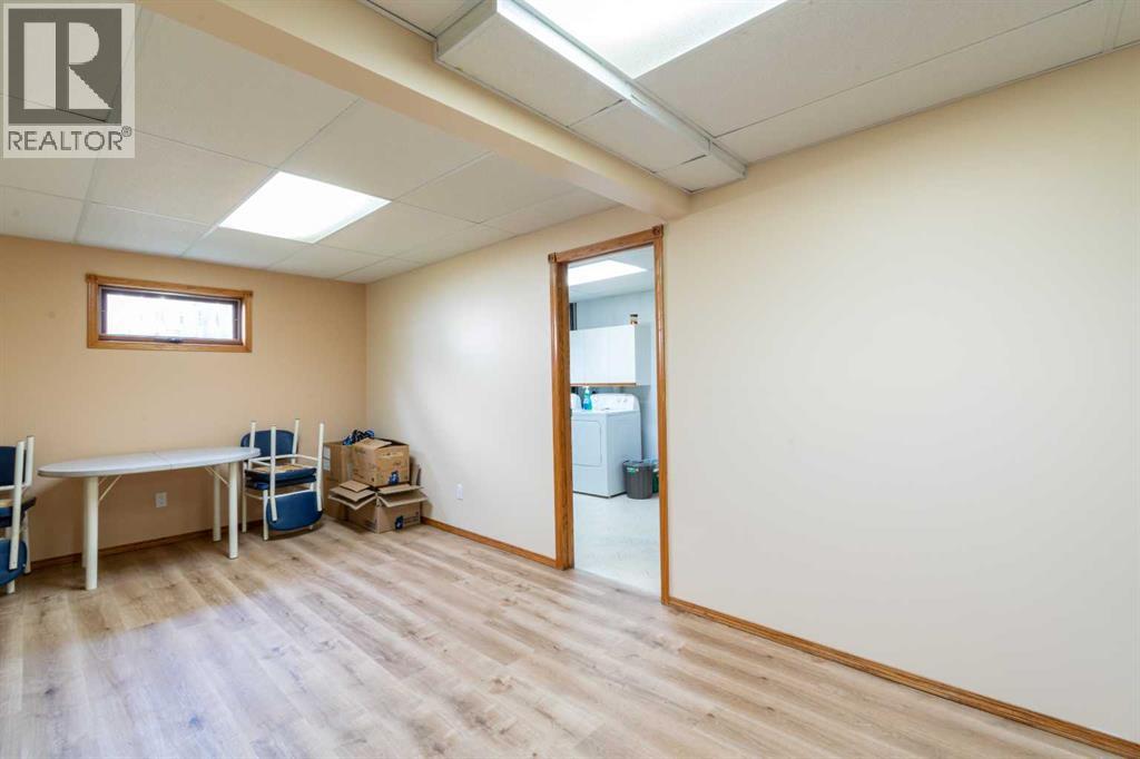 4907 53 Street - Image 37