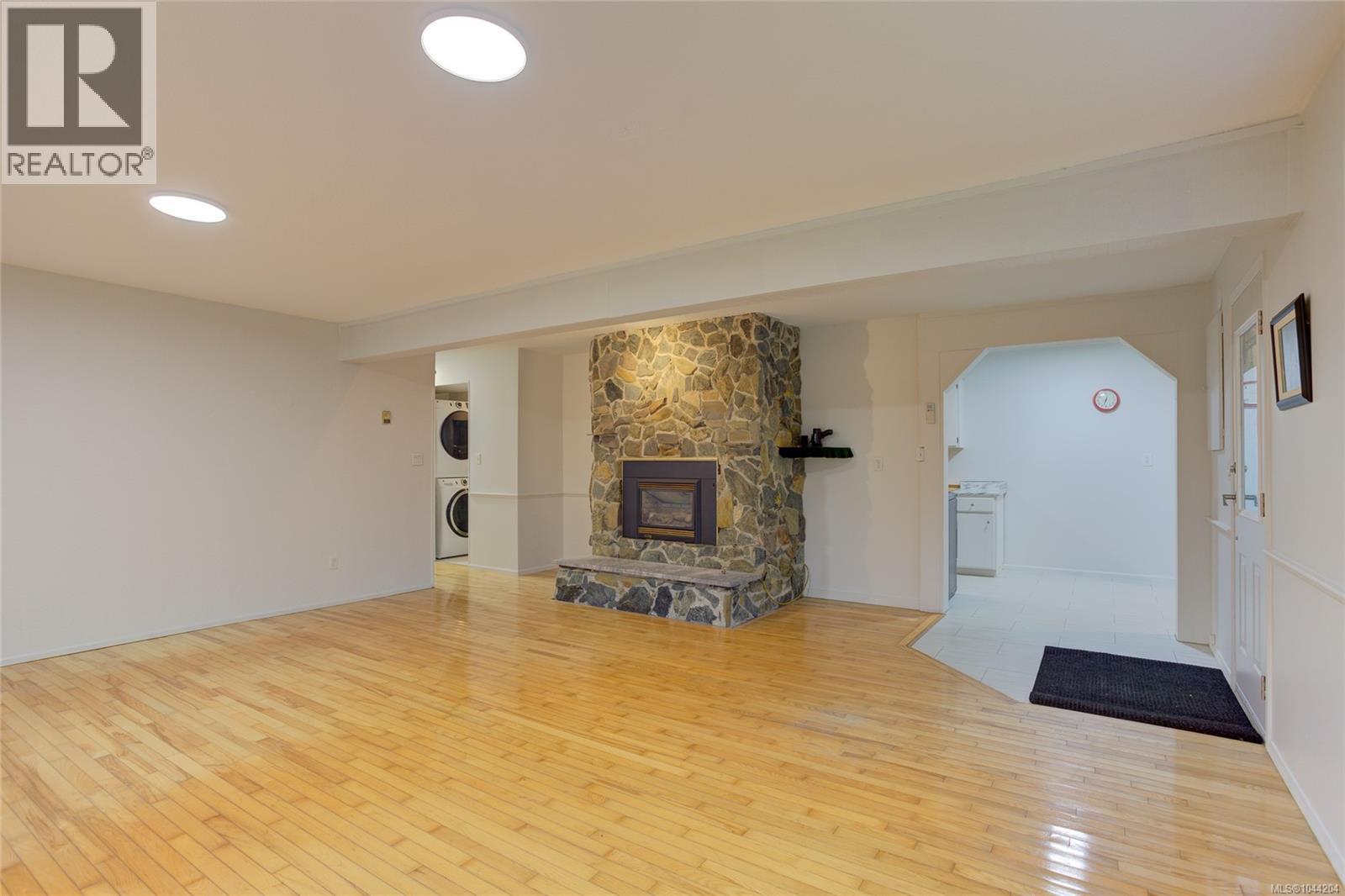 8147 Shasta Rd - Image 10
