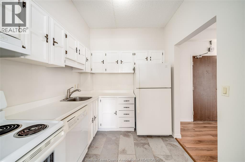 #105 3950 WYANDOTTE STREET - 11
