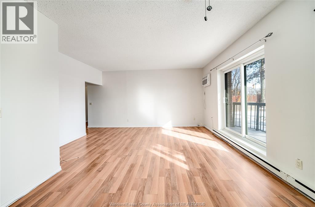 #105 3950 WYANDOTTE STREET - 17