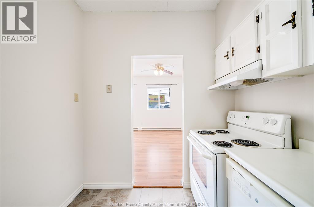 #105 3950 WYANDOTTE STREET - 23