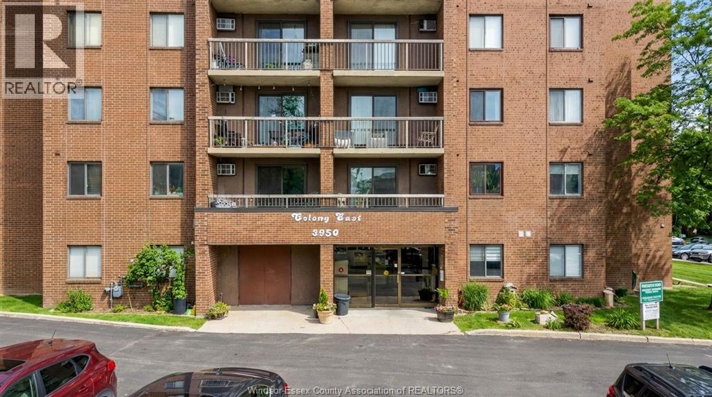 #105 3950 WYANDOTTE STREET - 3