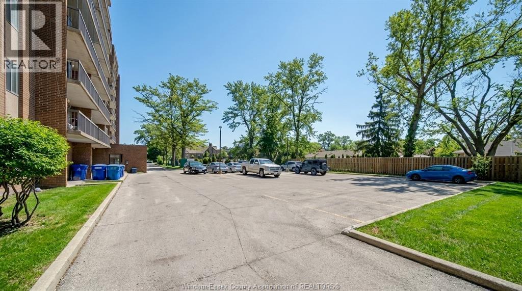 #105 3950 WYANDOTTE STREET - 34
