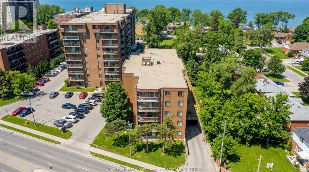 #105 3950 WYANDOTTE STREET - 35