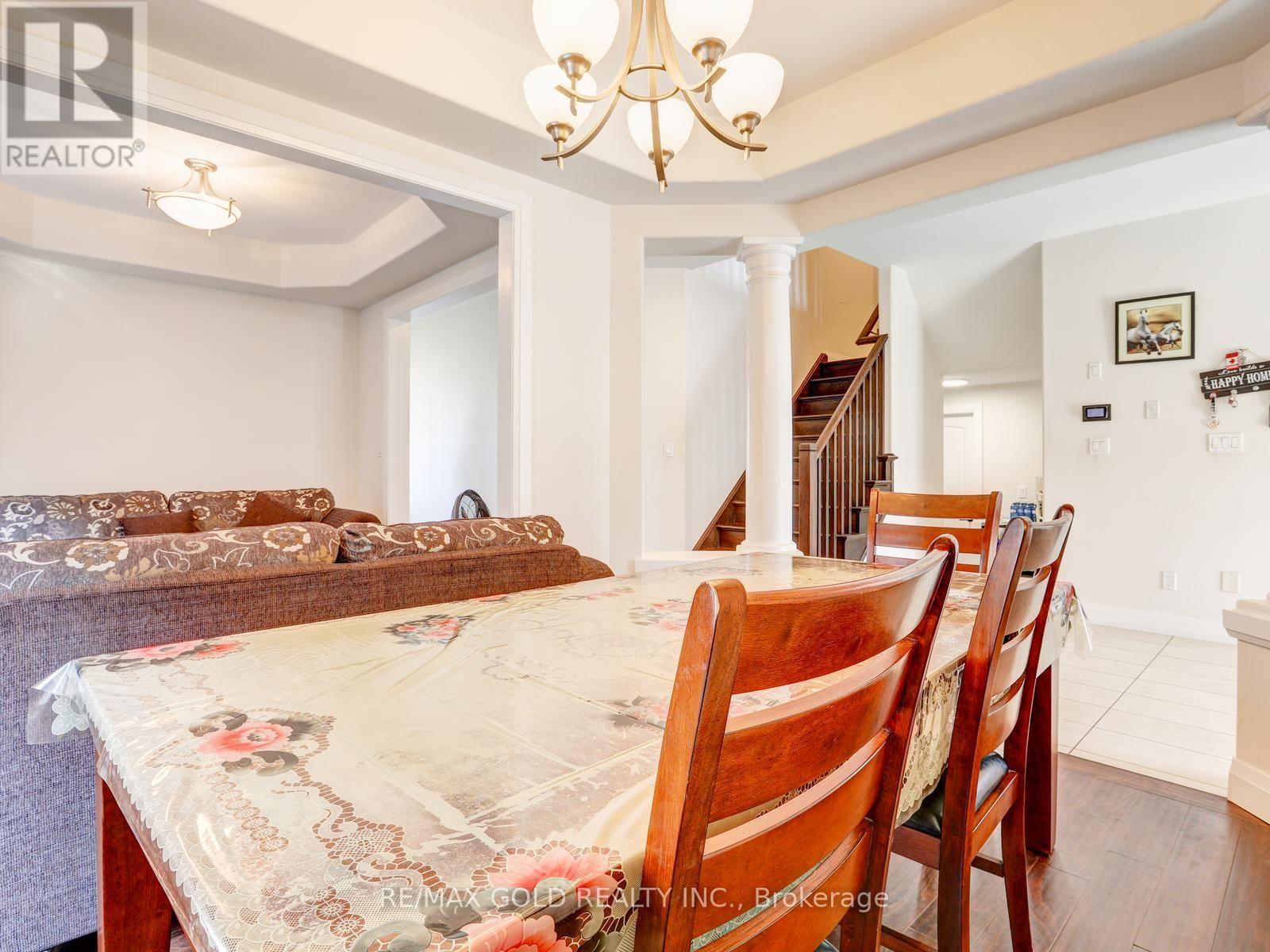 812 HALIFAX ROAD - 11