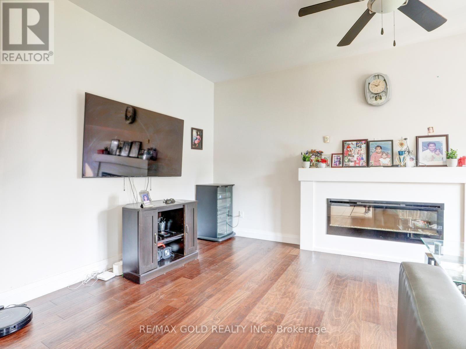 812 HALIFAX ROAD - 12