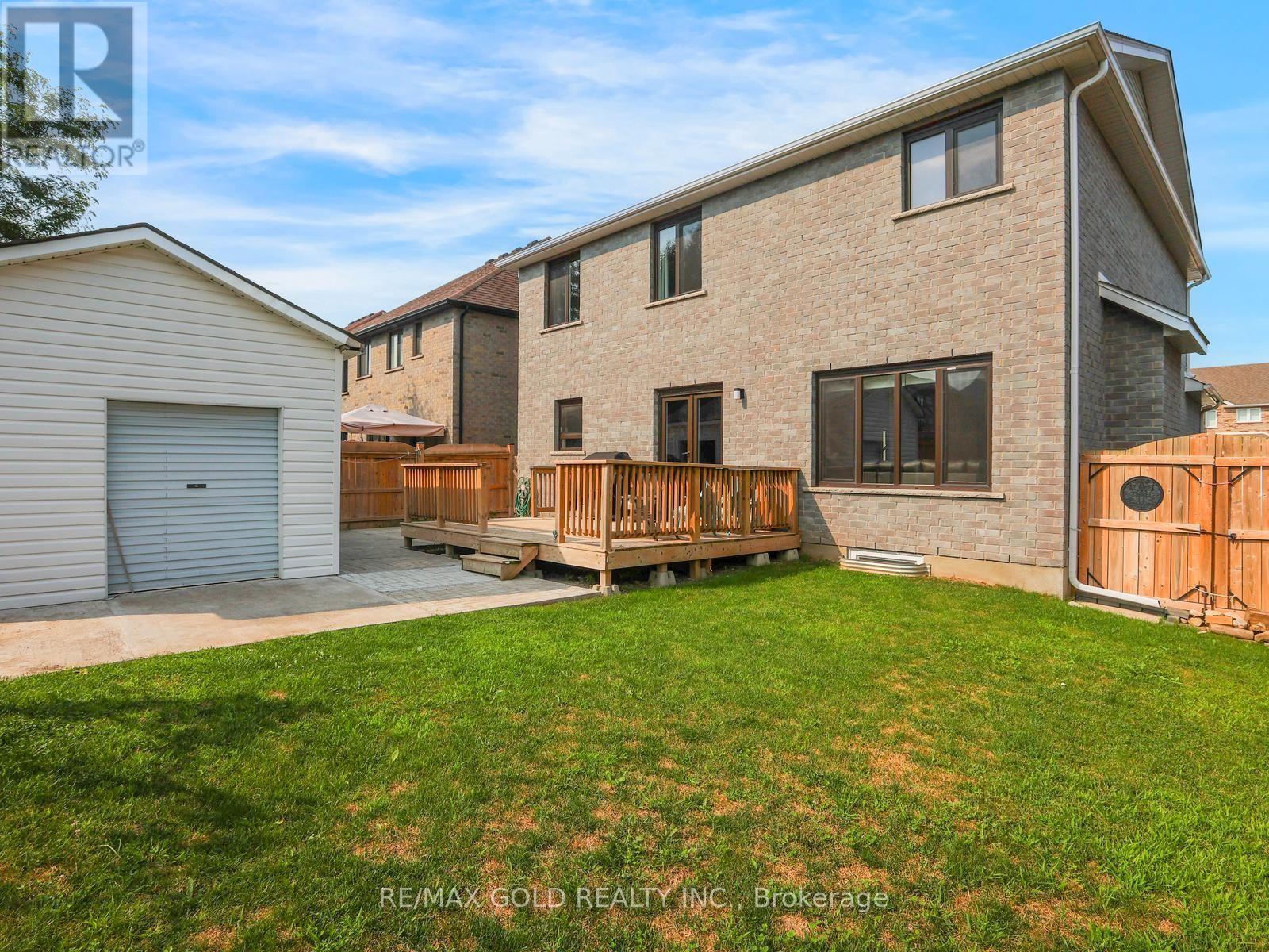 812 HALIFAX ROAD - 42