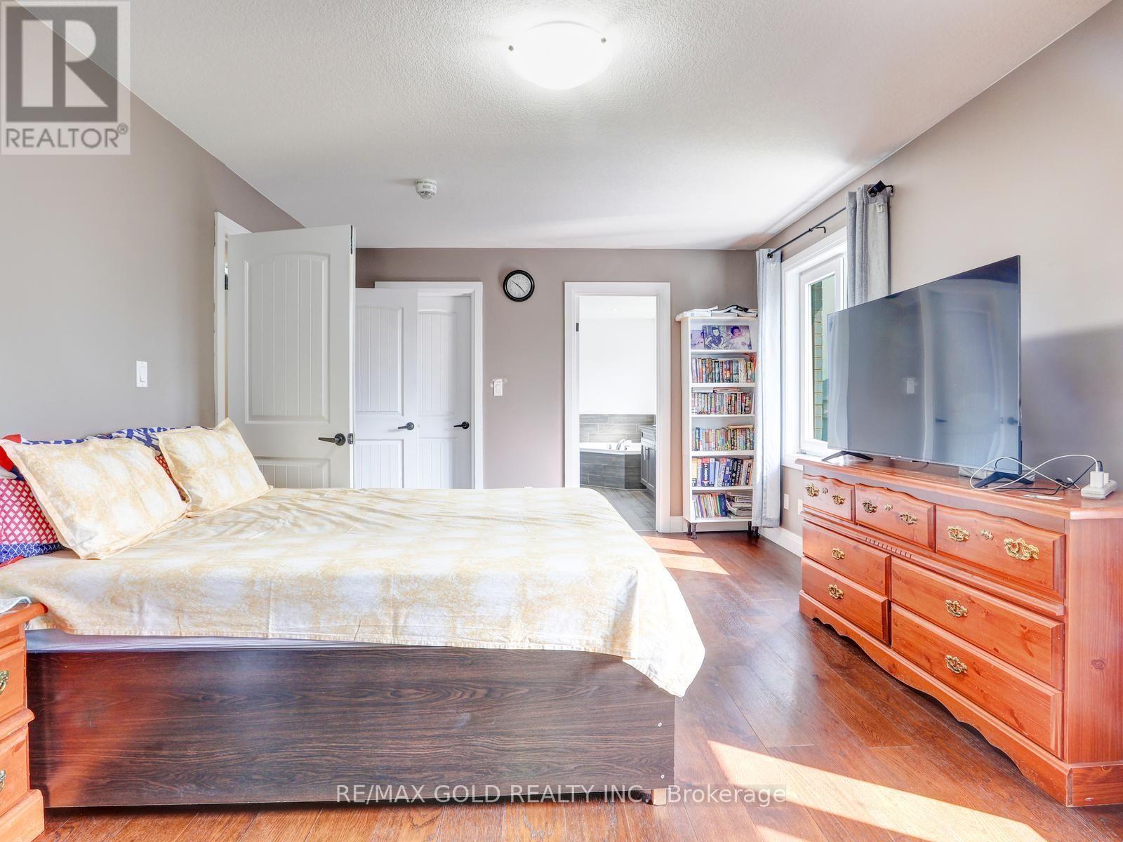 812 HALIFAX ROAD - 27
