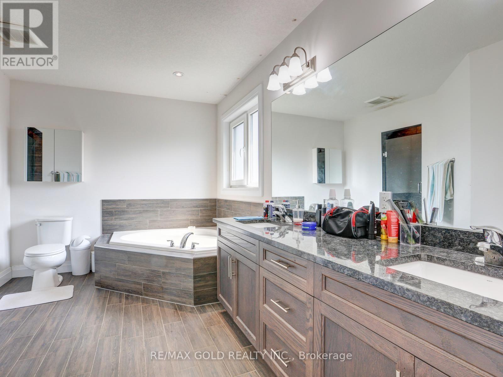 812 HALIFAX ROAD - 29
