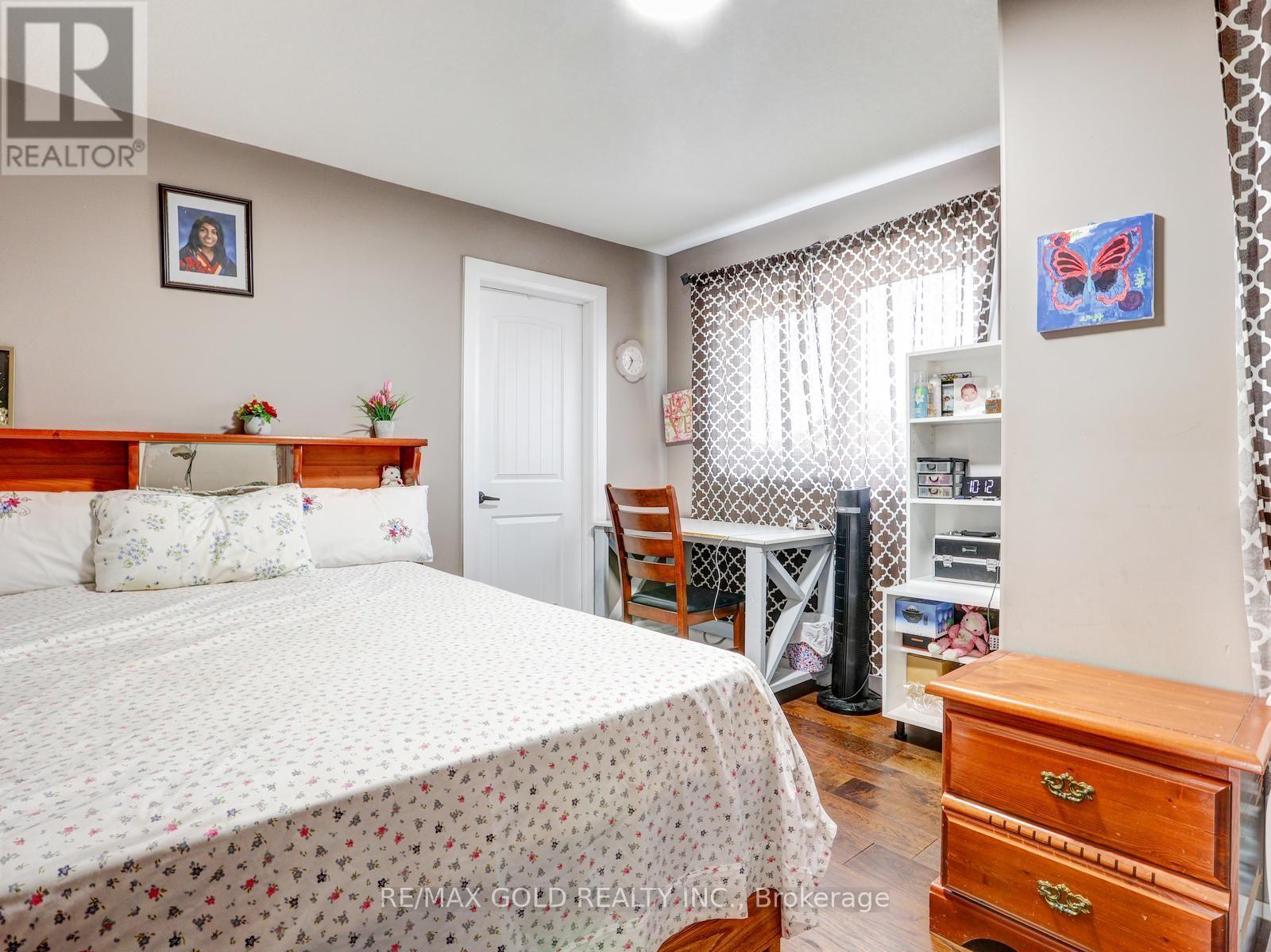 812 HALIFAX ROAD - 34