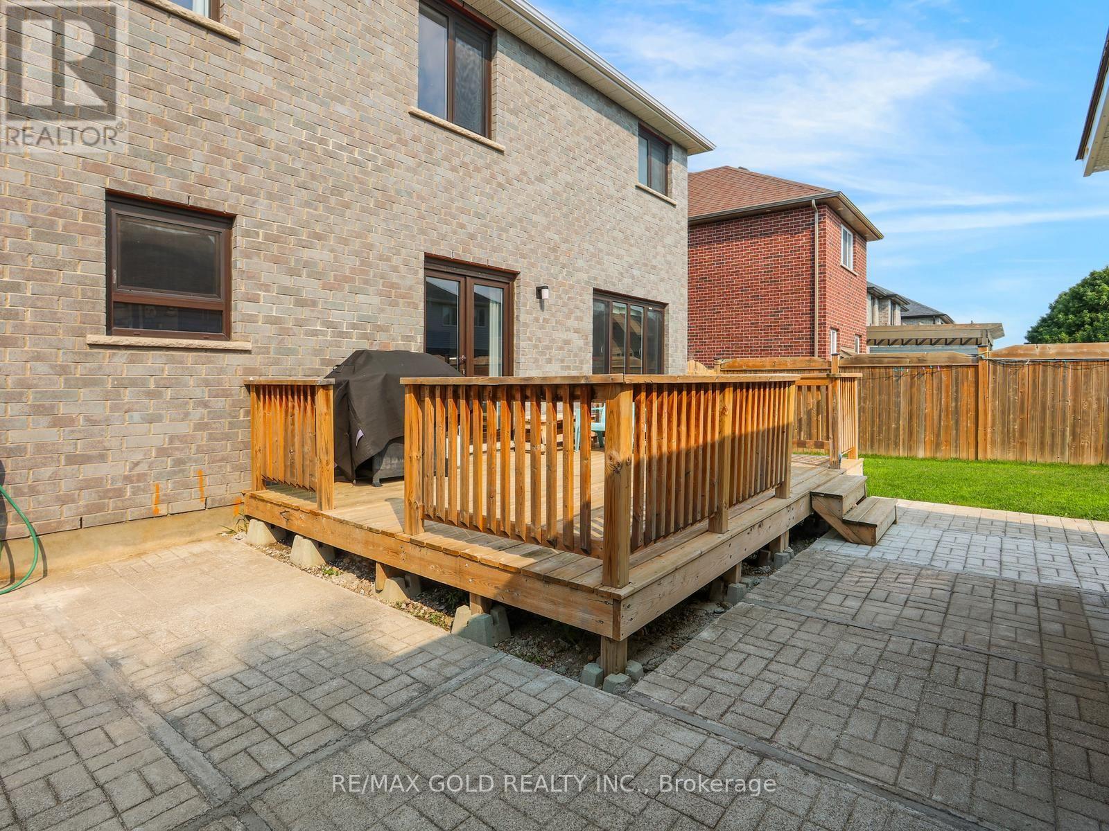 812 HALIFAX ROAD - 38